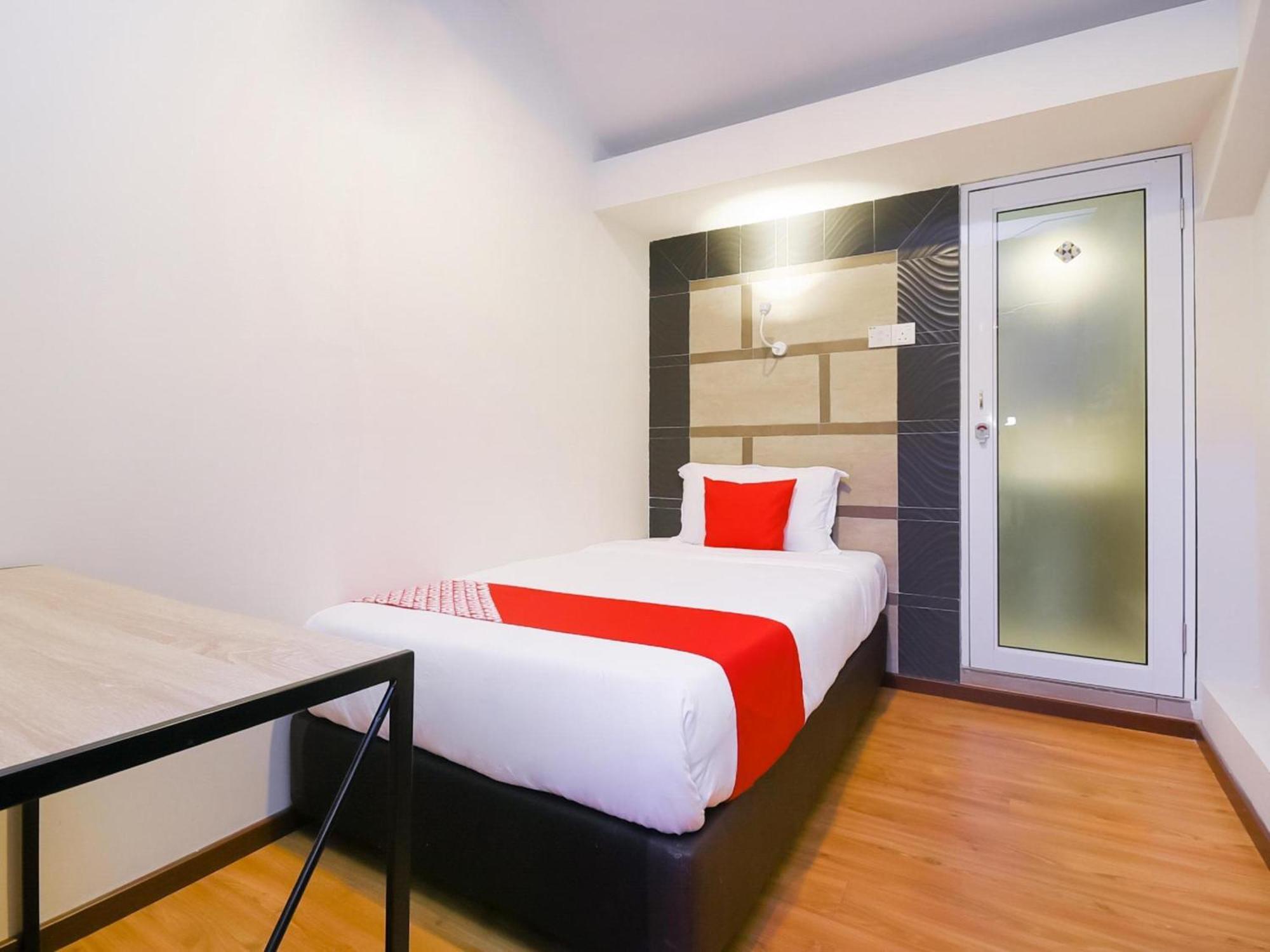 Oyo 1023 La Mirina Boutique Inn Экстерьер фото