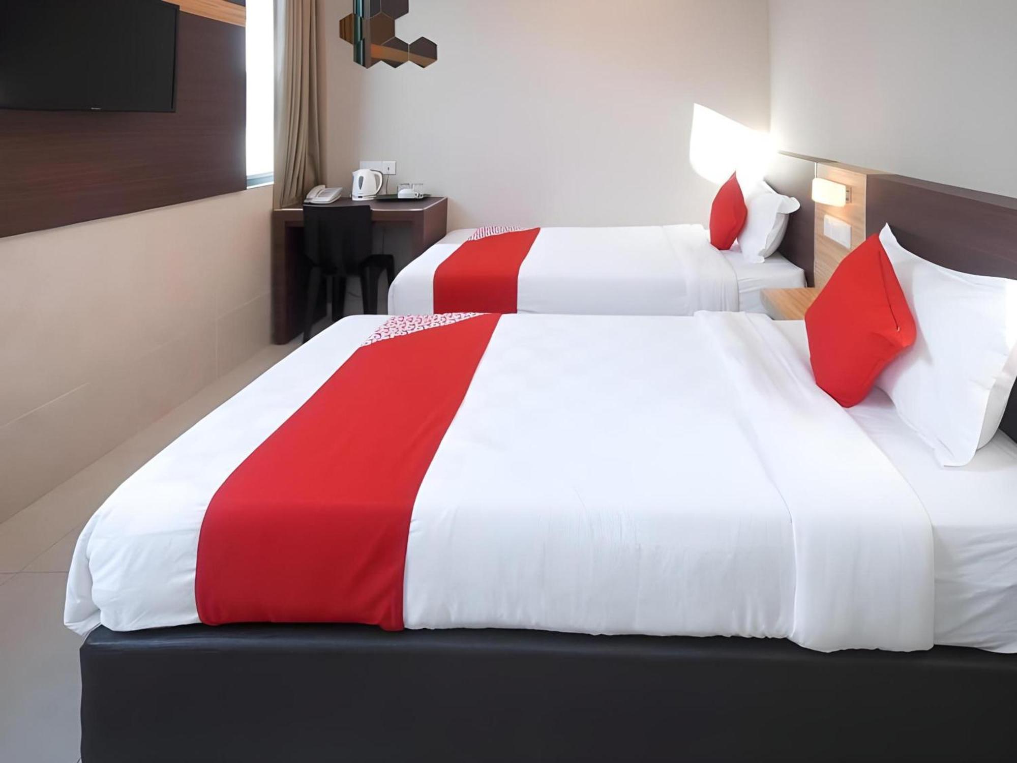 Oyo 1023 La Mirina Boutique Inn Экстерьер фото