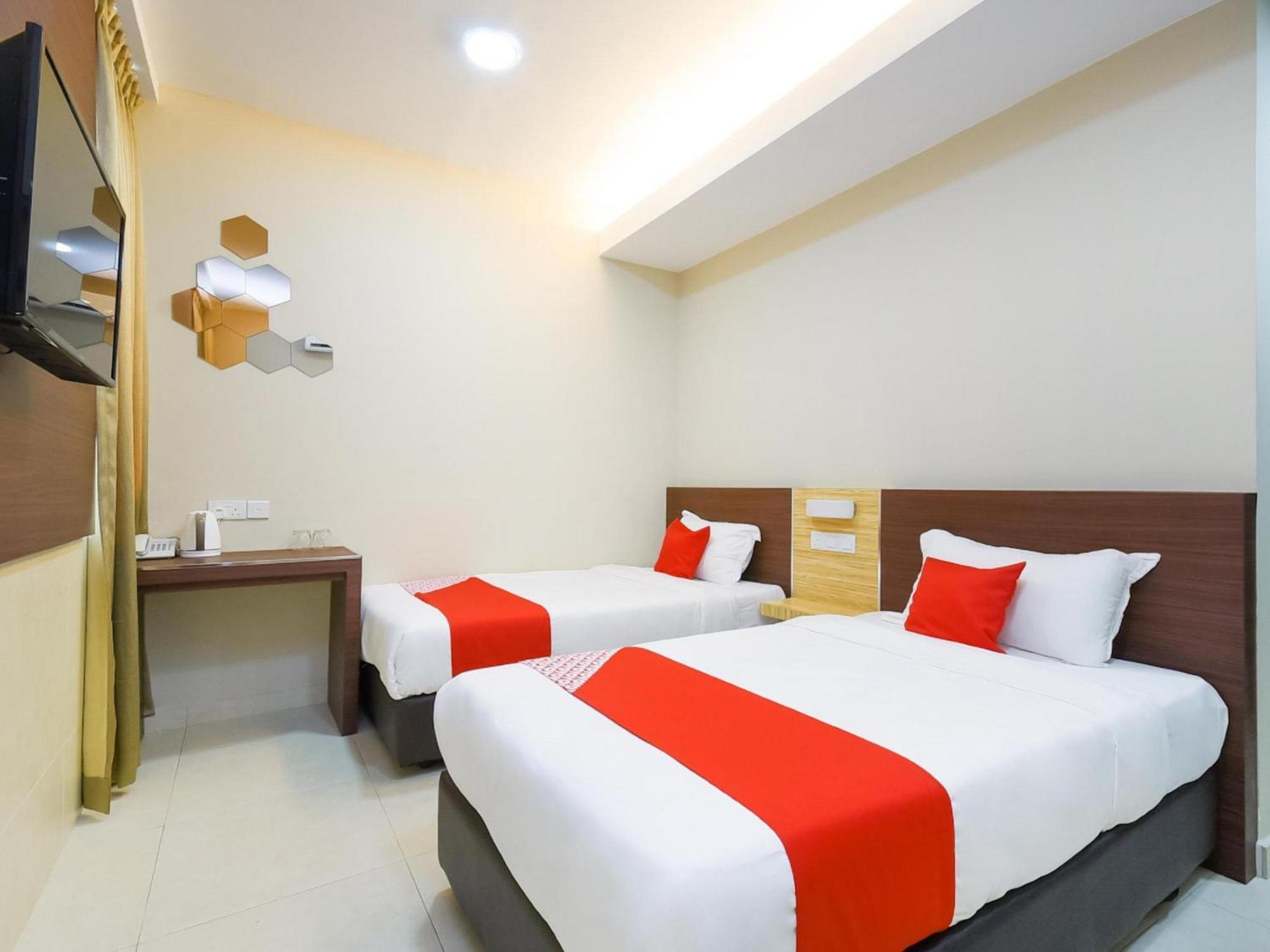Oyo 1023 La Mirina Boutique Inn Экстерьер фото