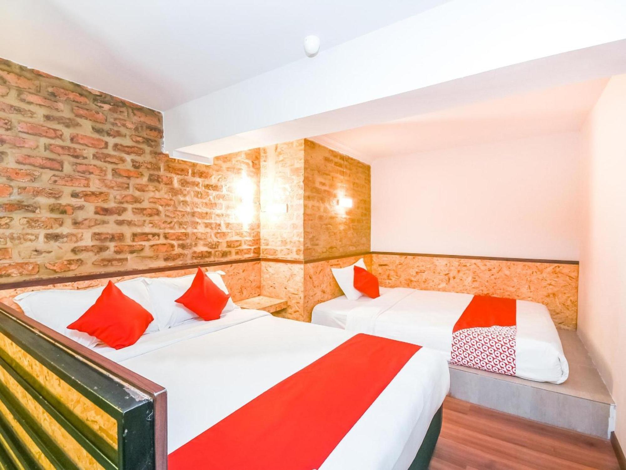 Oyo 1023 La Mirina Boutique Inn Экстерьер фото